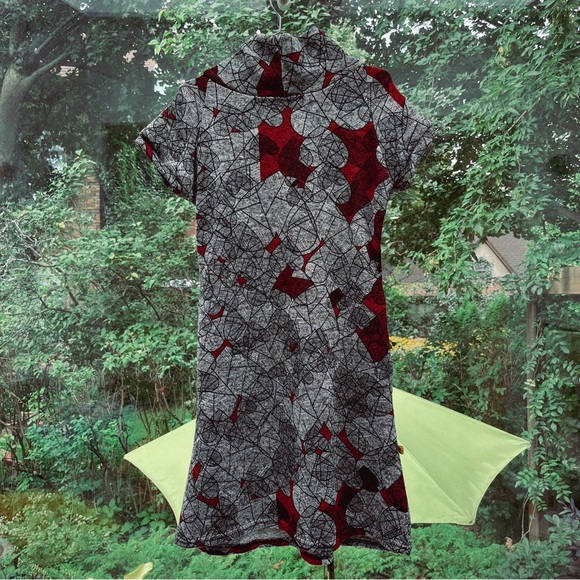 Gorgeous Soft Abstract Dress - Picture 3 of 6